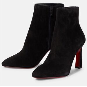 NIB Christian Louboutin, SO ELEONOR suede boots 40.5
Open to offers